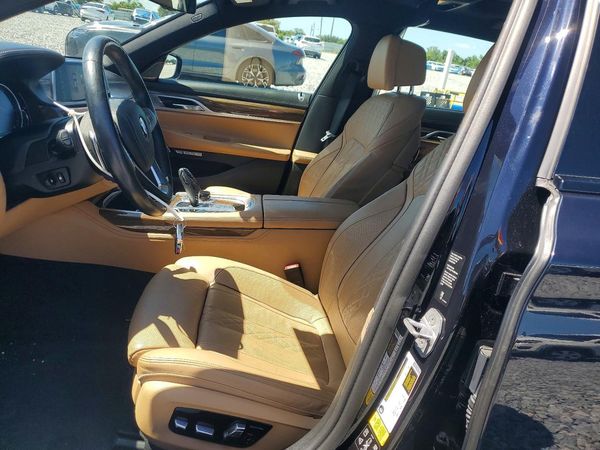 2018 BMW 750 xDrive