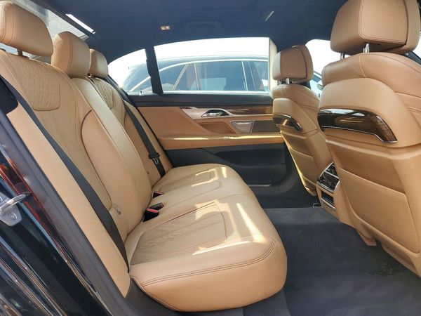 2018 BMW 750 xDrive