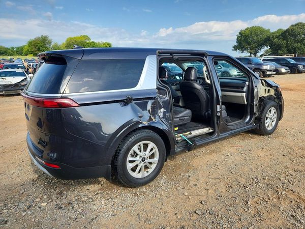 2023 KIA CARNIVAL LX, LX Seat Package