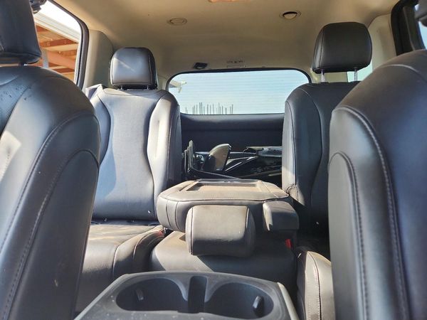 2023 KIA CARNIVAL LX, LX Seat Package