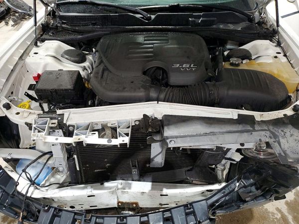 2019 DODGE CHALLENGER GT — Engine bay