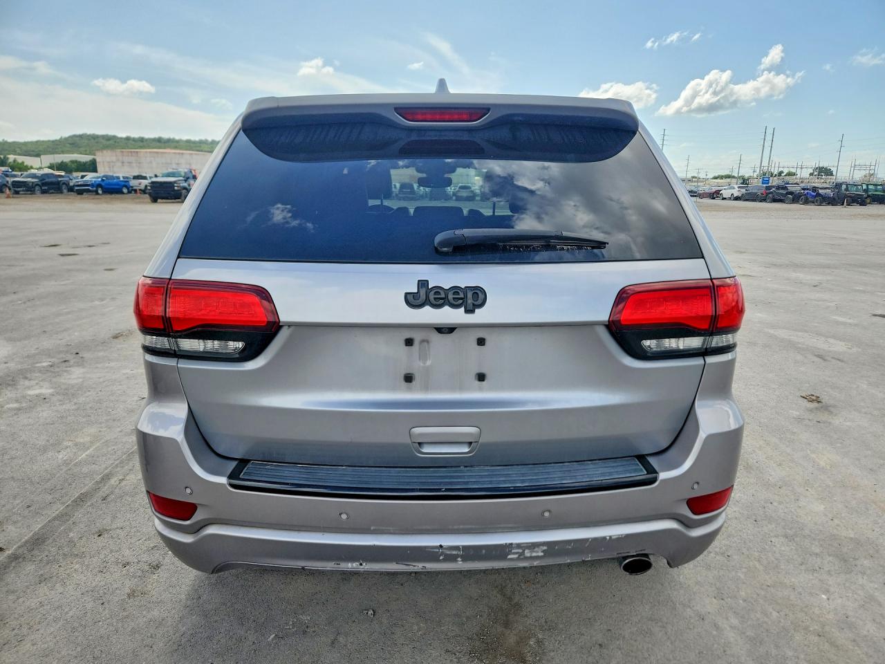 2018 JEEP GRAND CHEROKEE LAREDO 4X2