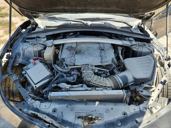 2020 CHEVROLET CAMARO 2SS — Engine bay