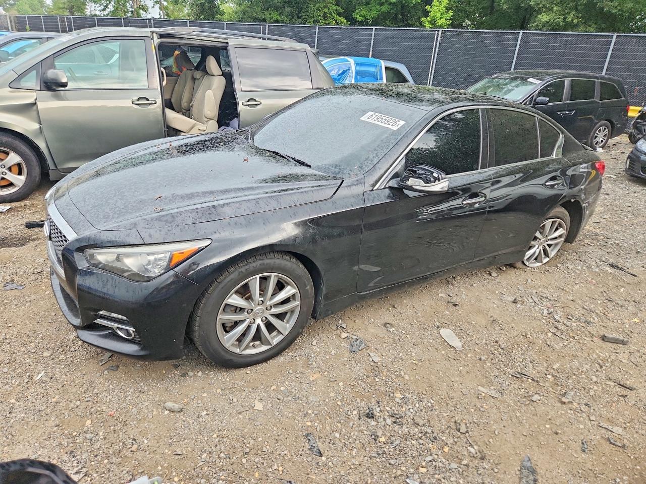 2015 INFINITI Q50