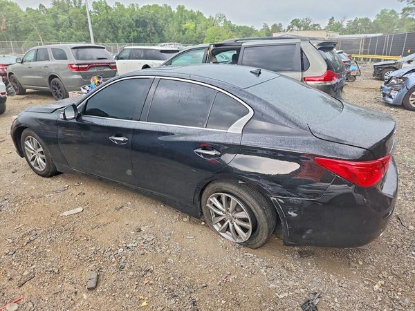 2015 INFINITI Q50