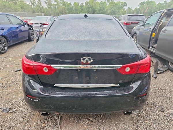 2015 INFINITI Q50