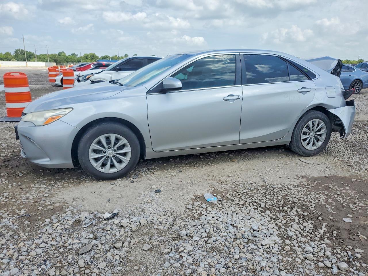 2017 TOYOTA CAMRY
