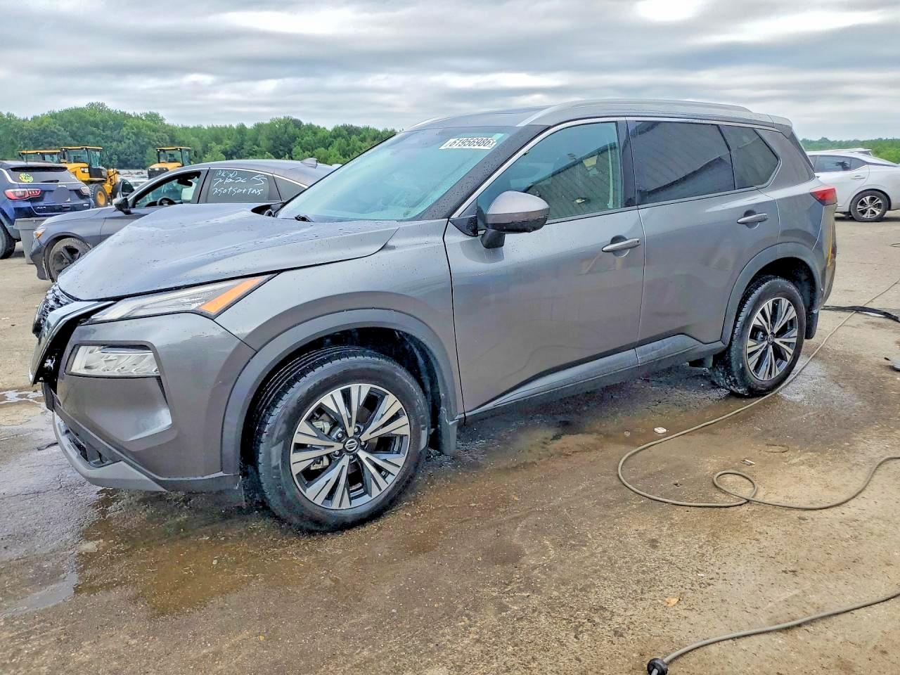 2021 NISSAN ROGUE SV — Front 3/4