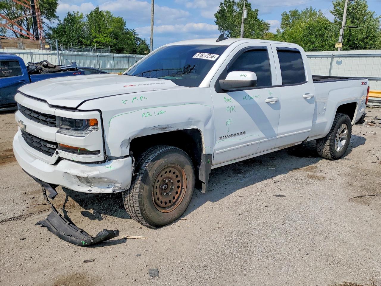 2017 CHEVROLET SILVERADO LT
