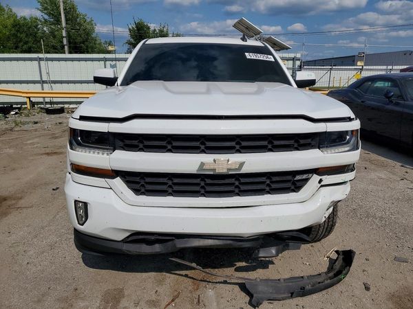 2017 CHEVROLET SILVERADO LT