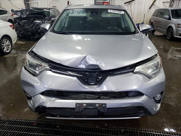 2018 TOYOTA RAV4 Adventure/XLE
