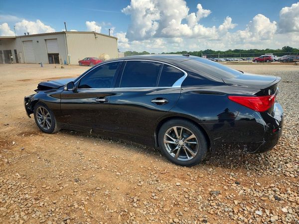 2015 INFINITI Q50