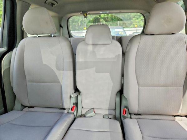 2017 KIA SEDONA LX