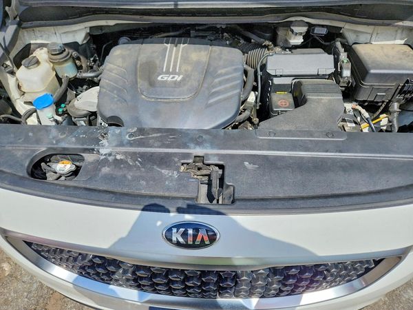 2017 KIA SEDONA LX