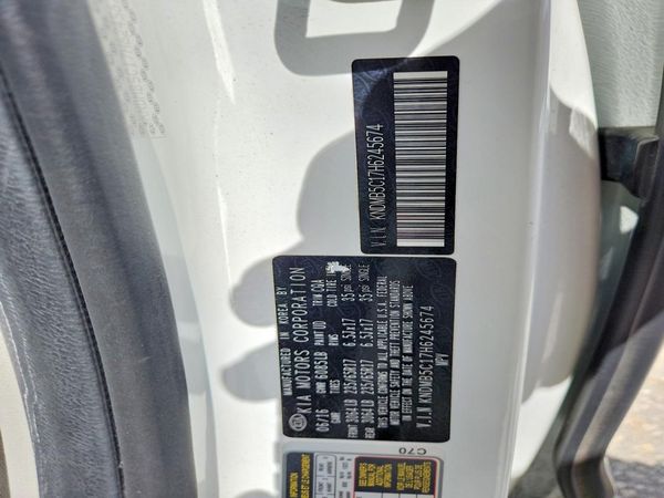 2017 KIA SEDONA LX