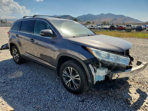 2018 TOYOTA HIGHLANDER LE/LE Plus