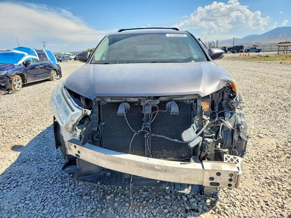2018 TOYOTA HIGHLANDER LE/LE Plus