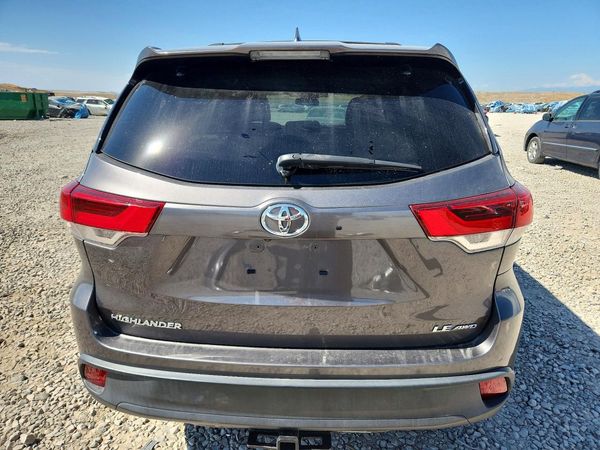 2018 TOYOTA HIGHLANDER LE/LE Plus