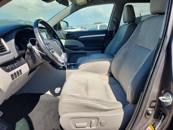 2018 TOYOTA HIGHLANDER LE/LE Plus