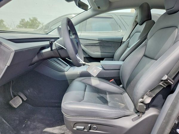 2026 TESLA MODEL Y