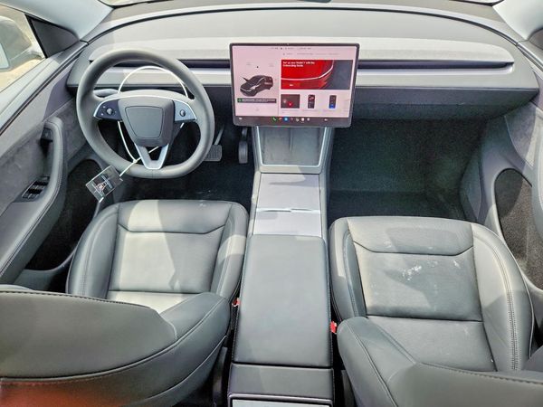 2026 TESLA MODEL Y
