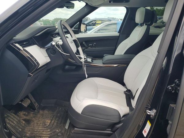 2025 LAND ROVER RANGE ROVER SPORT P400 Dynamic SE