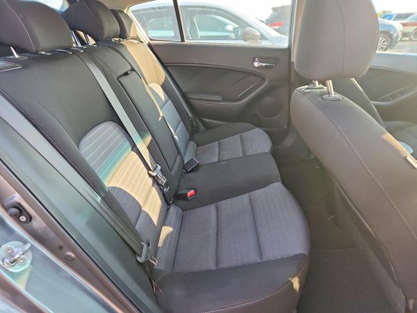 2016 KIA FORTE5 GL (Middle-Low Grade)