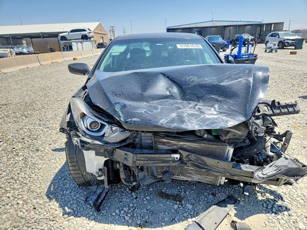 2015 HYUNDAI ELANTRA GLS(Middle)