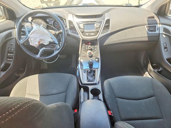 2015 HYUNDAI ELANTRA GLS(Middle)