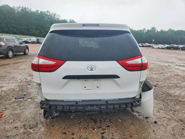 2015 TOYOTA SIENNA