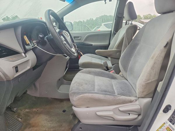 2015 TOYOTA SIENNA