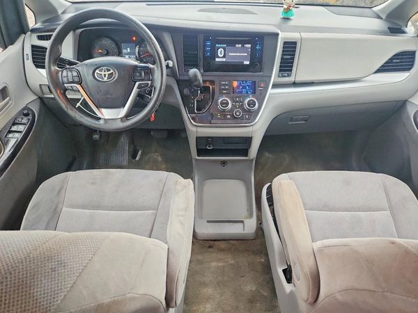 2015 TOYOTA SIENNA
