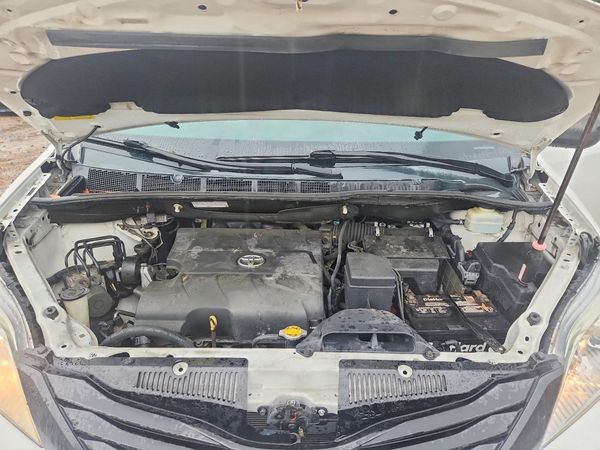 2015 TOYOTA SIENNA