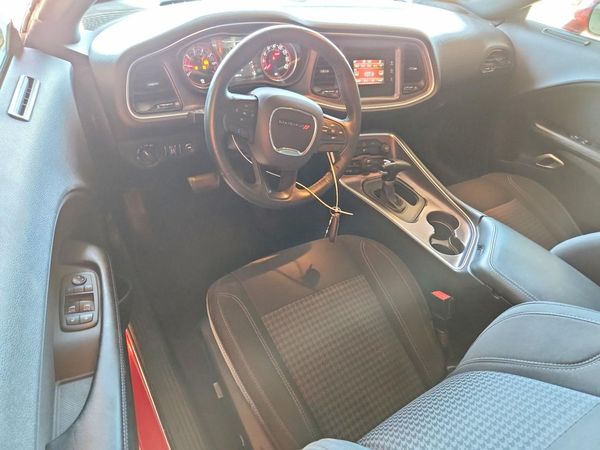 2016 DODGE CHALLENGER SXT