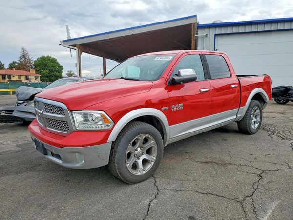 2016 RAM 1500 LARAMIE CREW CAB 4X4