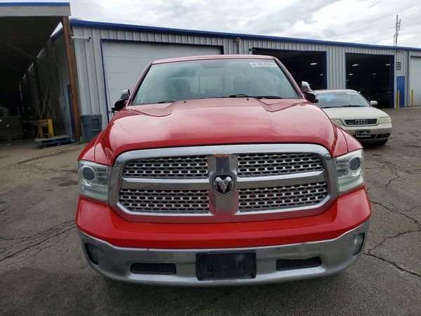 2016 RAM 1500 LARAMIE CREW CAB 4X4