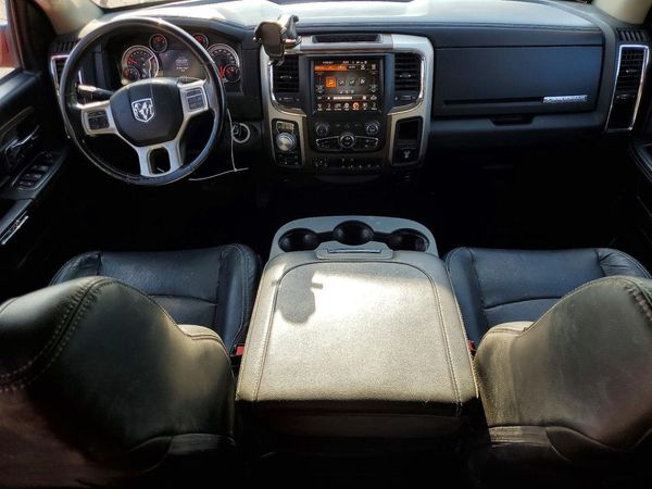 2016 RAM 1500 LARAMIE CREW CAB 4X4
