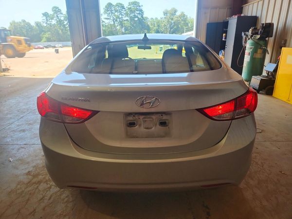 2013 HYUNDAI ELANTRA