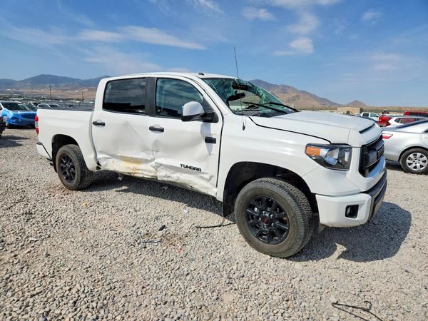 2017 TOYOTA TUNDRA SR5/TRD Pro — Passenger 3/4