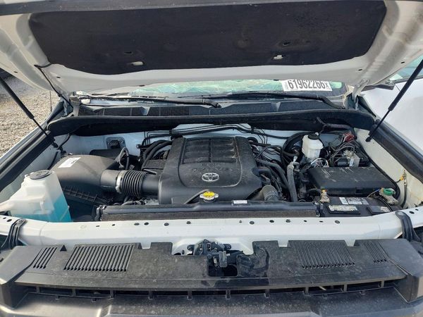 2017 TOYOTA TUNDRA SR5/TRD Pro — Engine bay