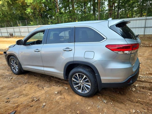 2018 TOYOTA HIGHLANDER SE/XLE