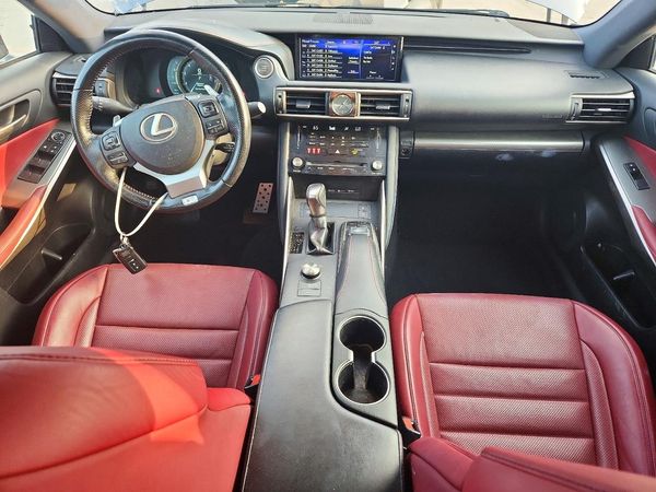 2018 LEXUS IS 300