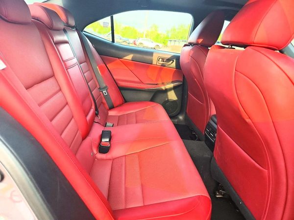2018 LEXUS IS 300