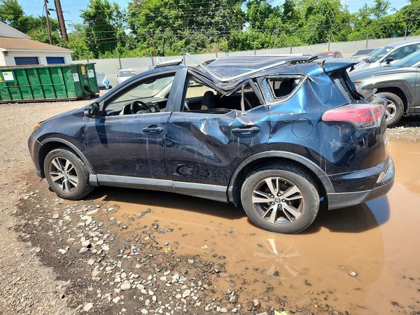 2018 TOYOTA RAV4 Adventure/XLE