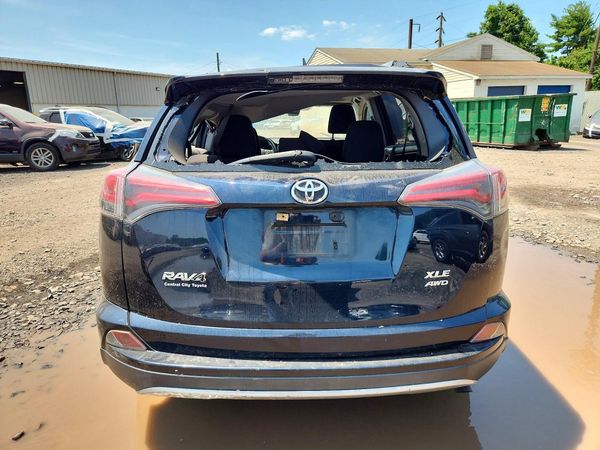 2018 TOYOTA RAV4 Adventure/XLE