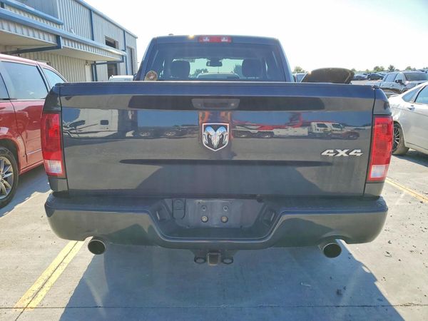 2016 RAM 1500 ST