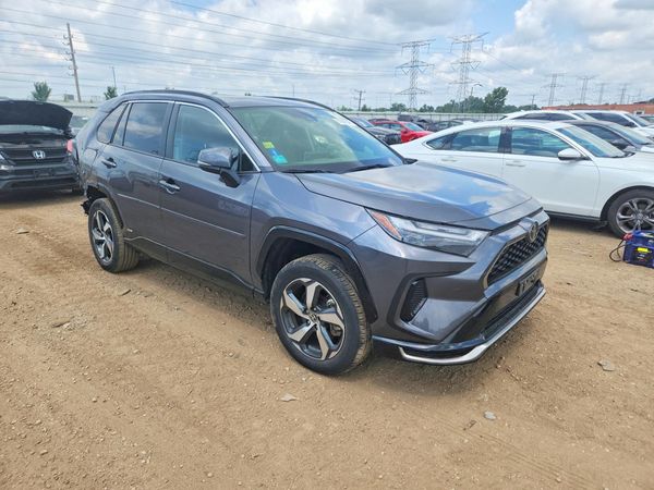 2025 TOYOTA RAV4 SE
