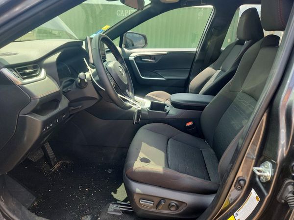 2025 TOYOTA RAV4 SE