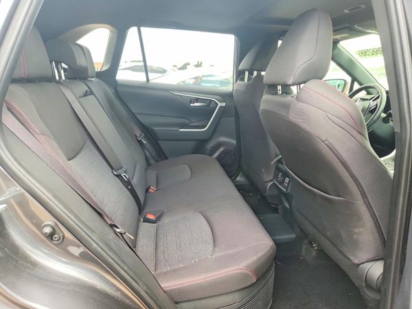 2025 TOYOTA RAV4 SE