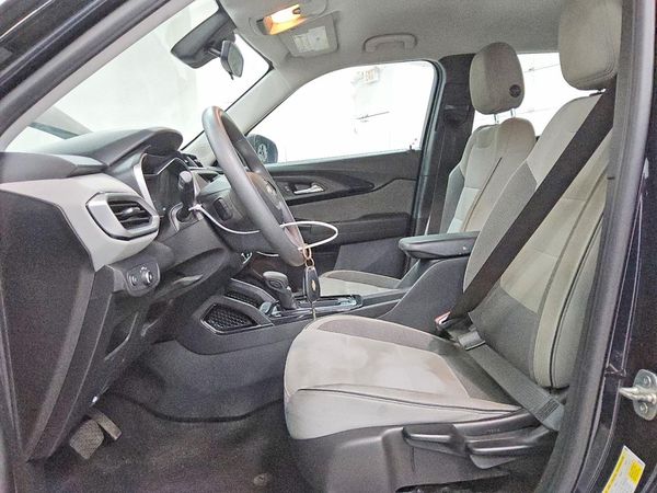 2021 CHEVROLET TRAILBLAZER LS — DENT